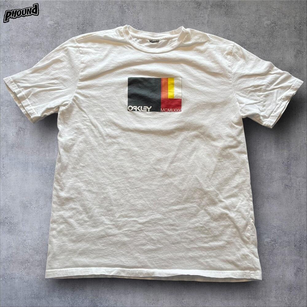 Oakley MCMLXXV Flag Shirt Mens Medium White Graphic Logo Tee T-Shirt Top